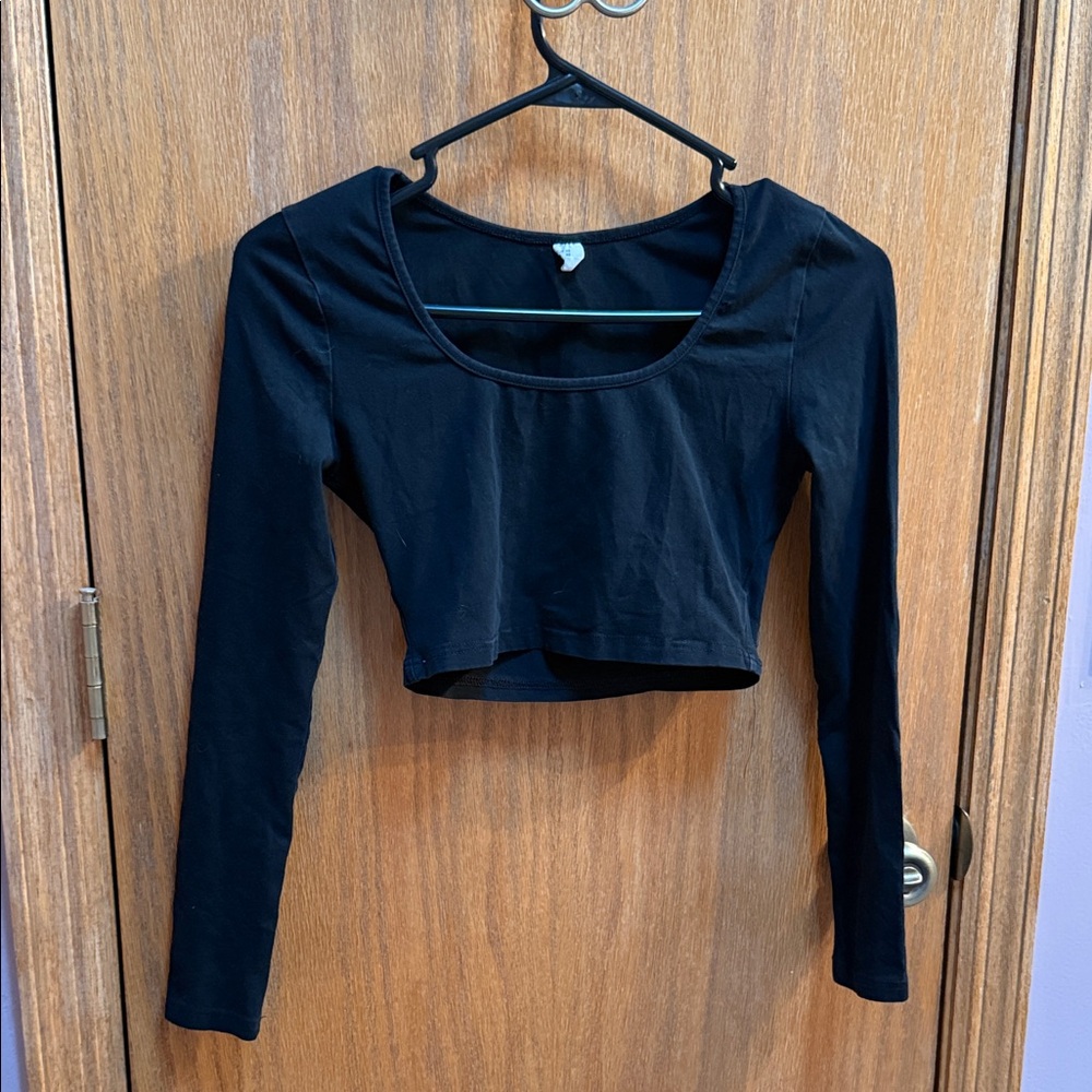 Black Long Sleeve Crop Top